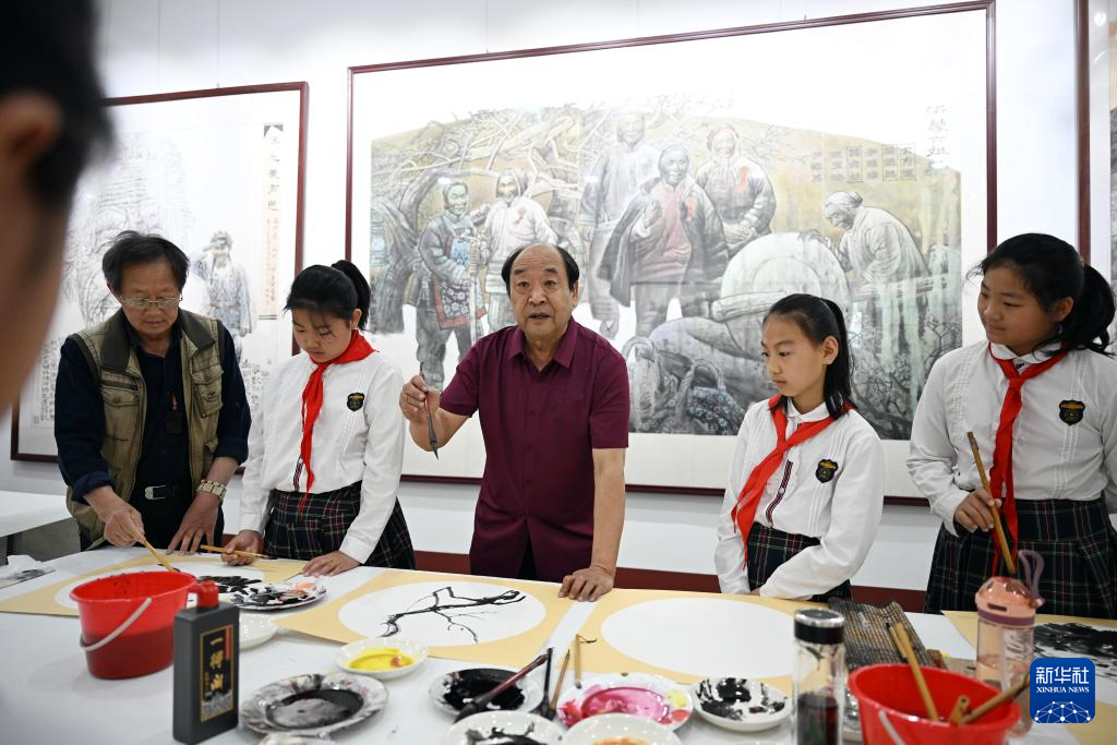 走进沂蒙画派研究院感受沂蒙精神